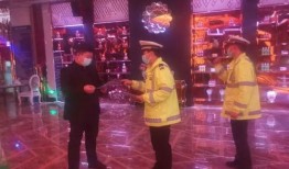 滑县酒吧吃瓜视频大全,揭秘当地夜生活精彩瞬间