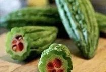 潮汕卖茶叶吃瓜,品茗赏瓜，尽享悠闲茶文化时光