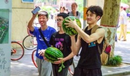 体育学院吃瓜,揭秘校园里的“吃瓜”盛事