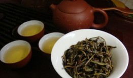 潮汕卖茶叶吃瓜,品茗赏瓜，尽享悠闲茶文化时光