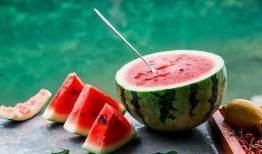 吃瓜能补充水分,夏日解渴新选择